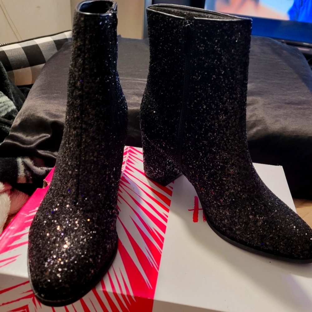Corky's Size 10 Razzle Dazzle Boot